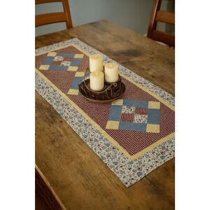 Vintage Handmade Quilted Table Runner, Patchwork‎ Floral Country Farmhouse Decor